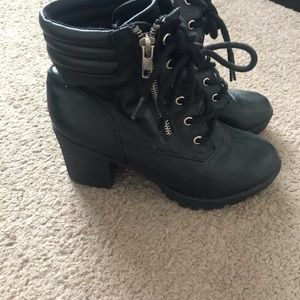 Heeled boots